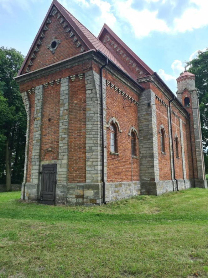 Kościółek w Gowarczowie