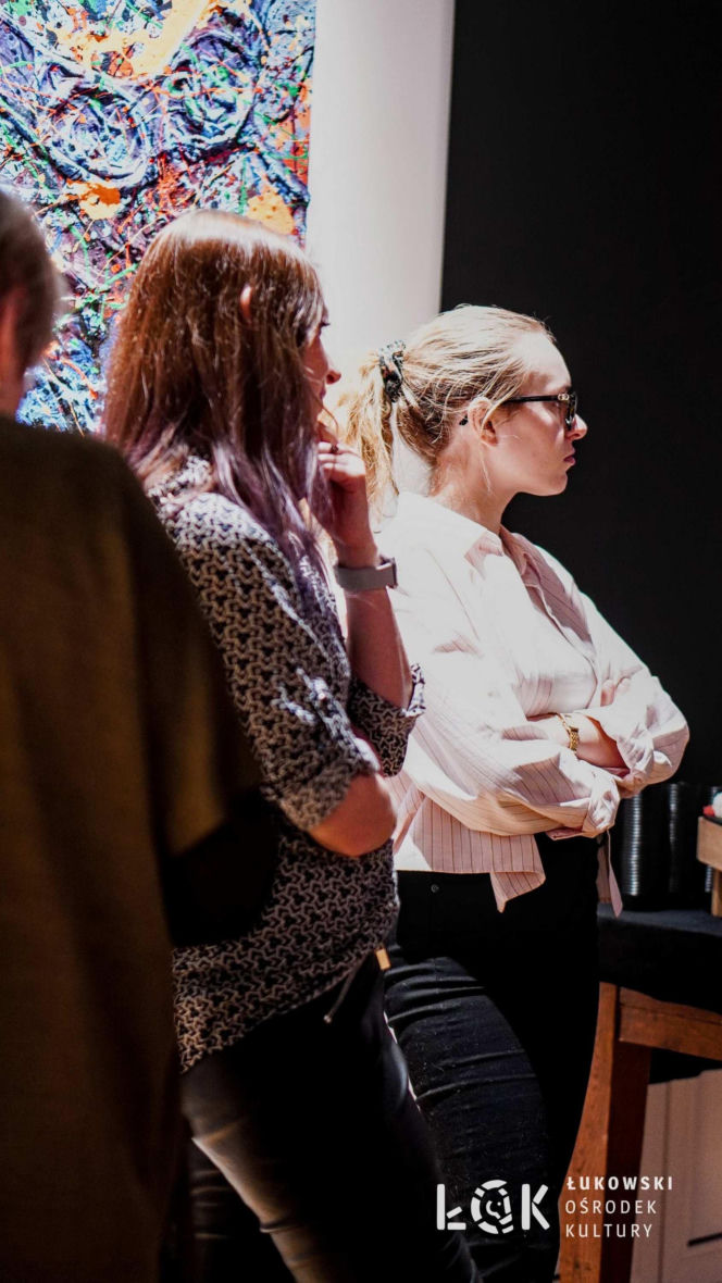 Wystawa w ŁOK "Okna na światy" Dariusza Skiermunta