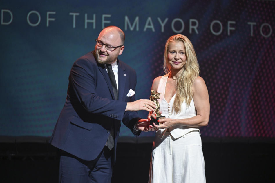 Gala Tofifest 2025 bez stylowych niespodzianek? Olśniewająca Warnke, Szapołowska znów w różowym futerku!