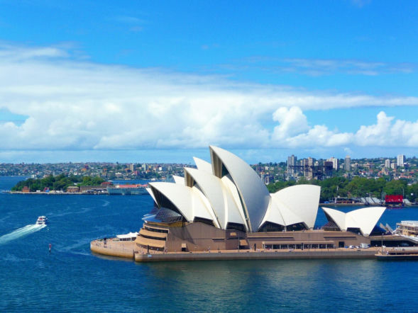 Oszukują na Australijczyka! Rozkochują w sobie Polki