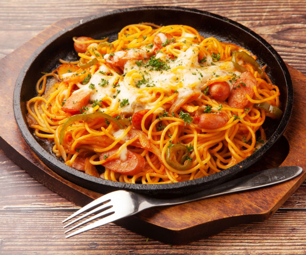 Spaghetti z sosem barbecue - włoski makaron w amerykańskim klimacie