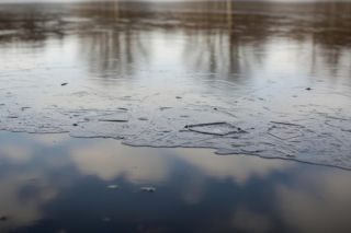 Dzieci na lodzie w Gliwicach. Dlaczego ojciec nie zareagował?