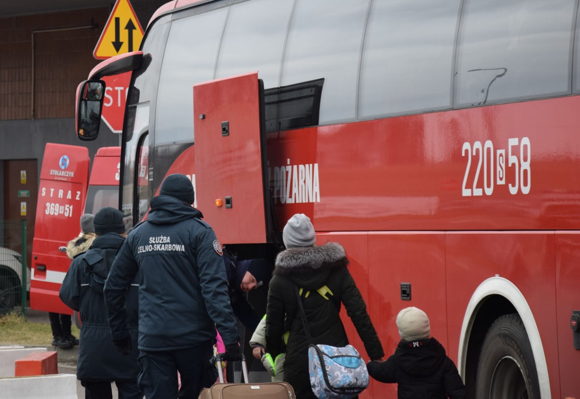 Podkarpacka KAS pomaga uchodźcom z Ukrainy. Służbowo i poza służbą [ZDJĘCIA]