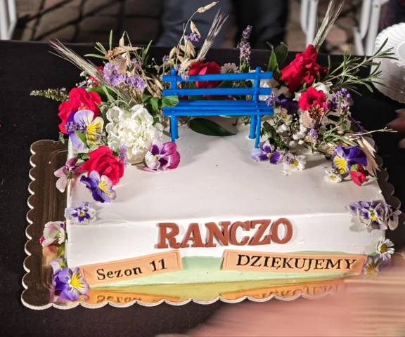 Koniec zdjęć w Wilkowyjach. Tak ekipa świętowała ostatni klaps na planie Rancza