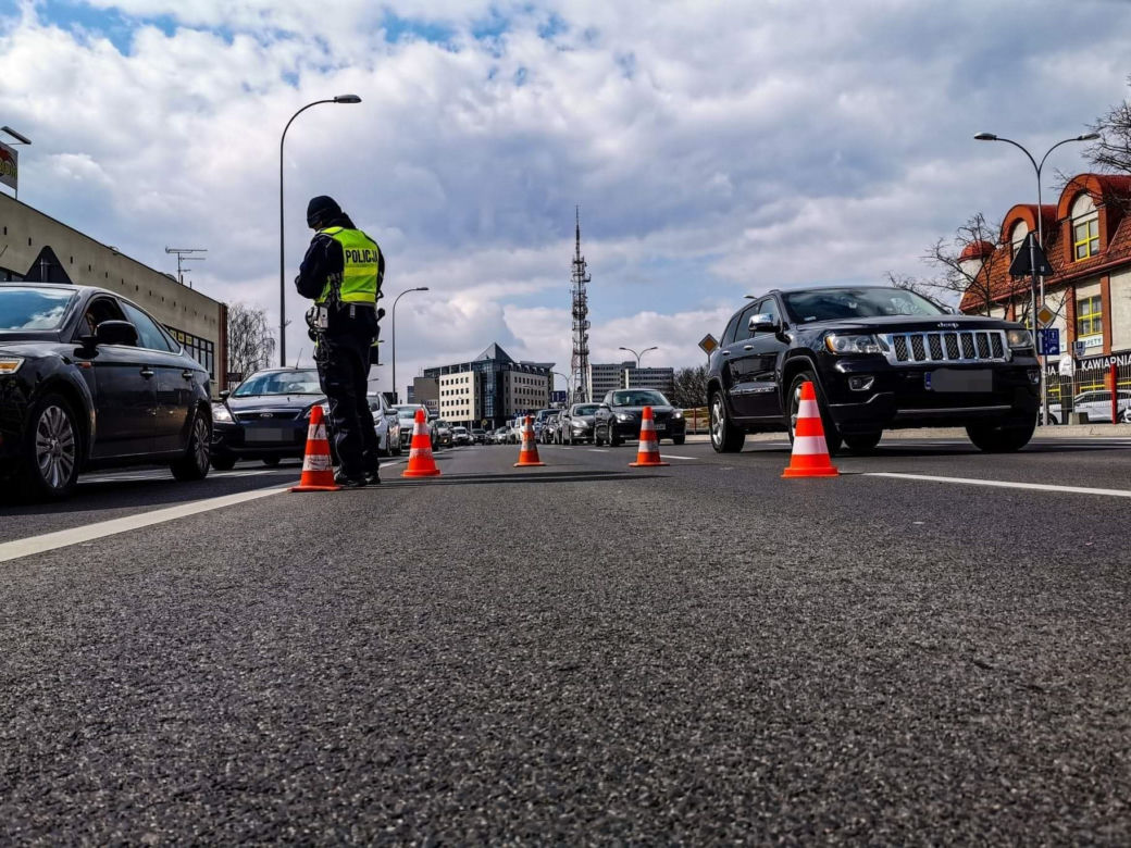 Woj. podlaskie. Sypią się mandaty! Policjanci sprawdzają czy Podlasianie stosują się do ograniczeń