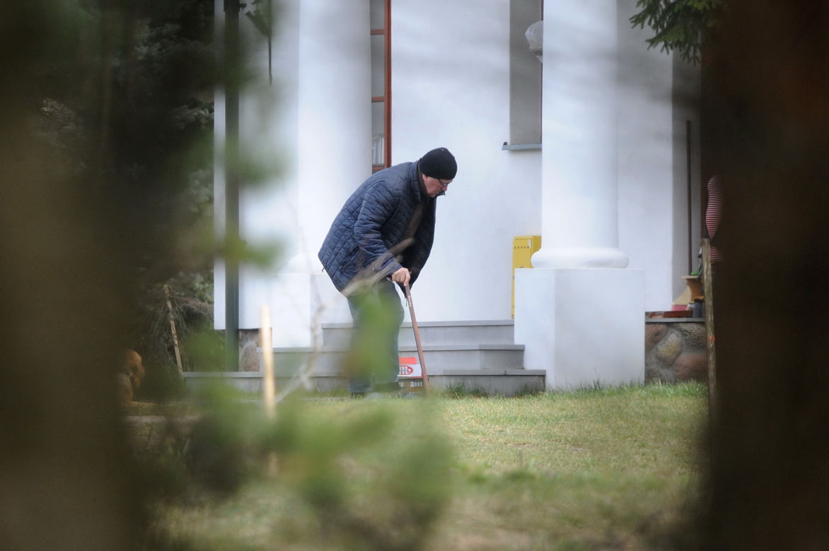 Siedzę jak mysz pod miotłą, a wirus mnie dopadł