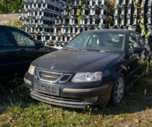 Warszawa sprzedaje odholowane z ulic auta! Wśród nich są motoryzacyjne rarytasy