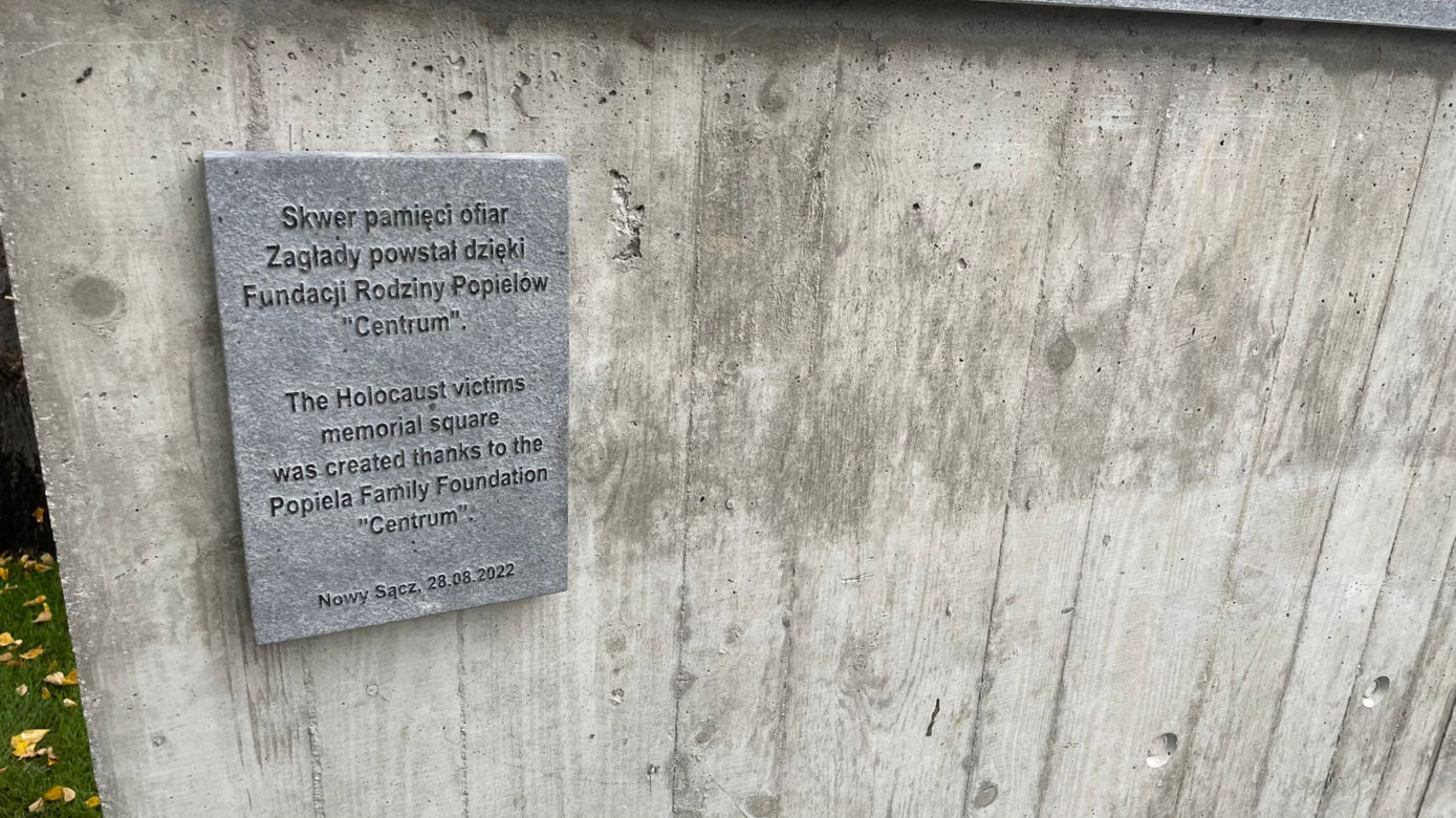 Skwer Pamięci Ofiar Holokaustu już gotowy