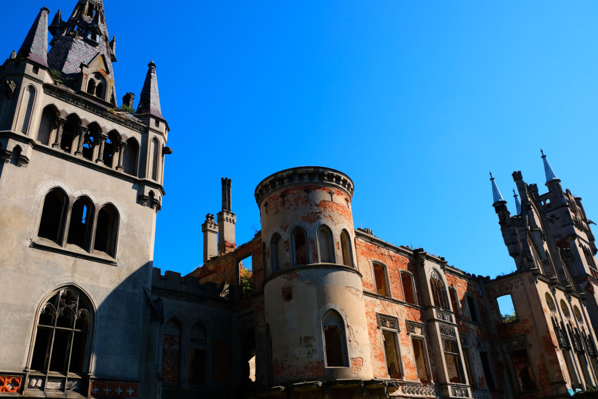 Pałac w Kopicach. Od bajki o Kopciuszku do ruiny