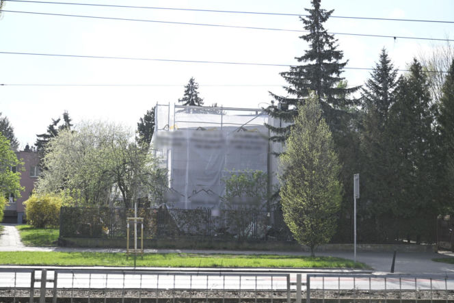 Niekończący się remont sąsiadów Kaczyńskiego