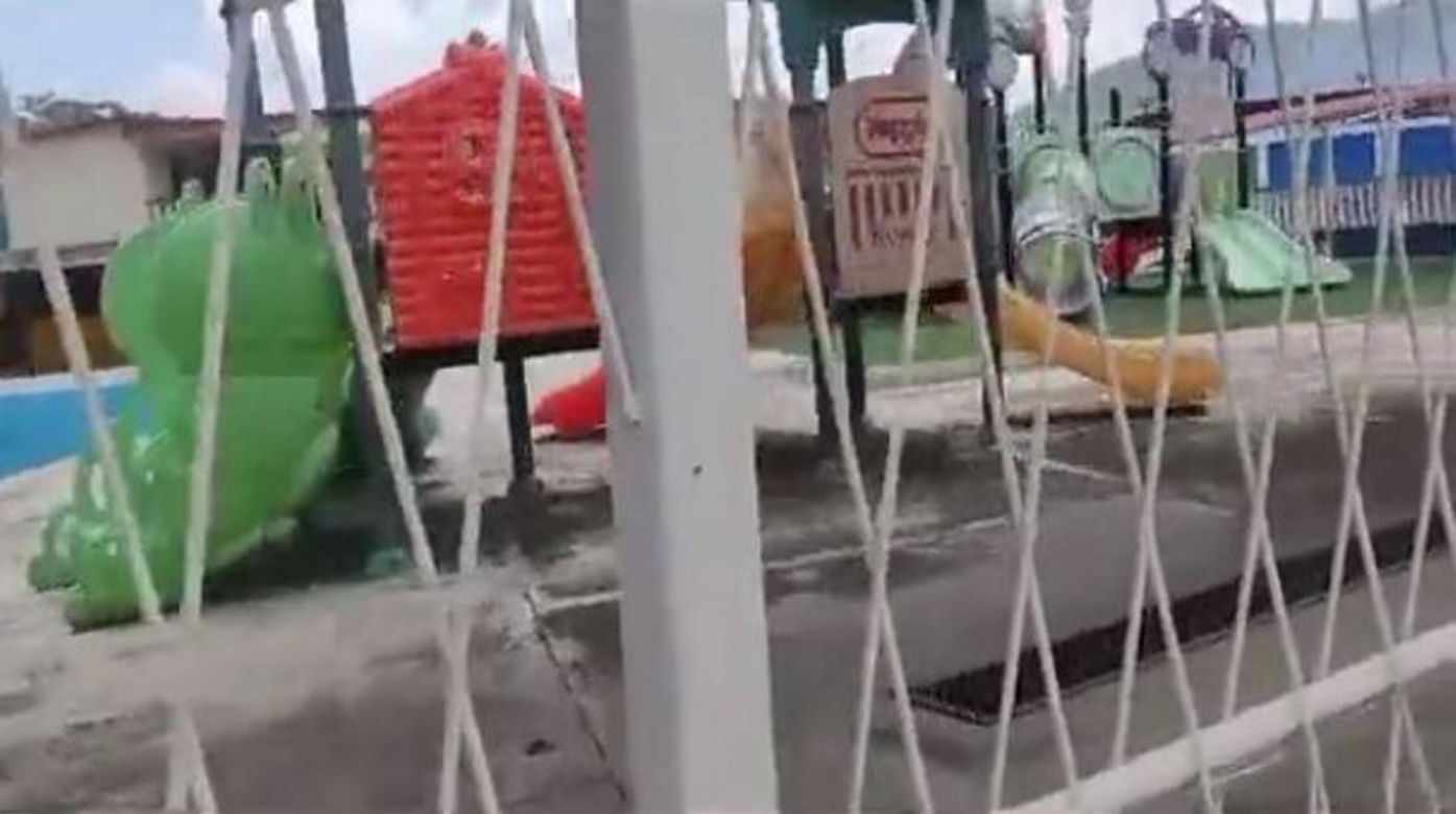 Więźniowie przejęli kontrolę nad więzieniem! "Mieli basen, dyskotekę, sprowadzili rodziny"