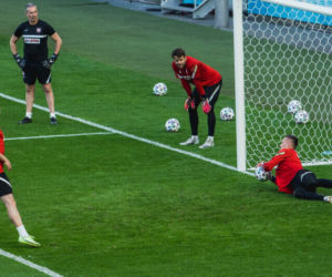 Trening biało-czerwonych w Gdańsku: Kilkanaście piłek wpadło  w trybuny [FOTO]
