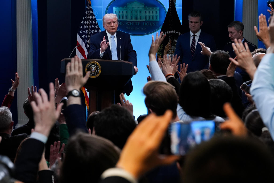 USA większym zagrożeniem niż Chiny? Ameryka pod rządami Trumpa postrzegana negatywnie