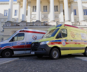 Nowa karetka za ponad milion złotych do ratowania noworodków. Miasto współfinansowało zakup sprzętu