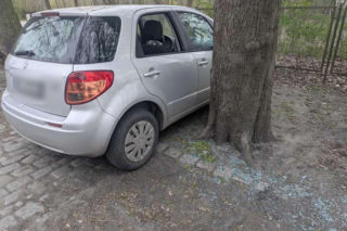 27-latek wyrzucony z pociągu wpadł w szał. Poważne straty przy stacji kolejowej na Dolnym Śląsku