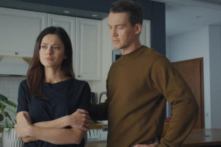 M jak miłość, odcinek 1929: To on połączy Kasię i Jakuba, kiedy prawda o dziecku Karskiego wyjdzie na jaw. Ściągnie go z Martyną do mieszkania tylko w tym celu - WIDEO