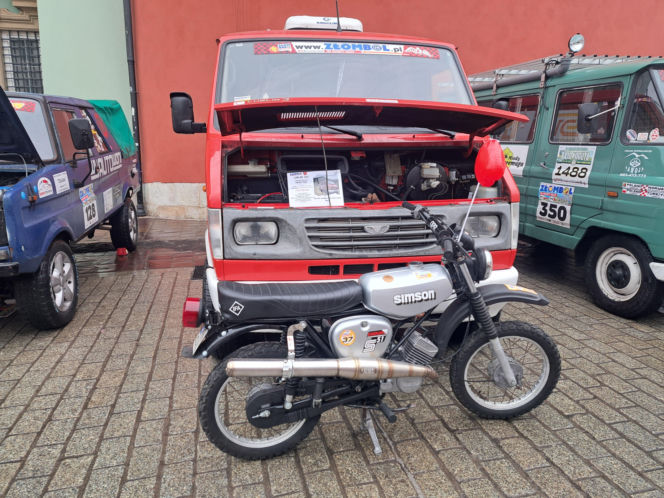 34. finał WOŚP w Krakowie. Legendarne pojazdy ZŁOMBOL na Małym Rynku