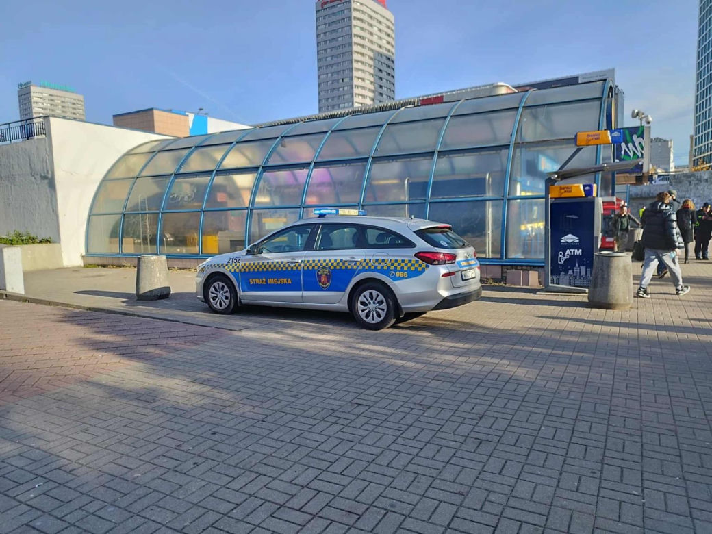 Wstrzymany ruch na jednej linii