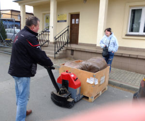  Ukraińcy pomagają uciekającym rodakom. Fala wsparcia