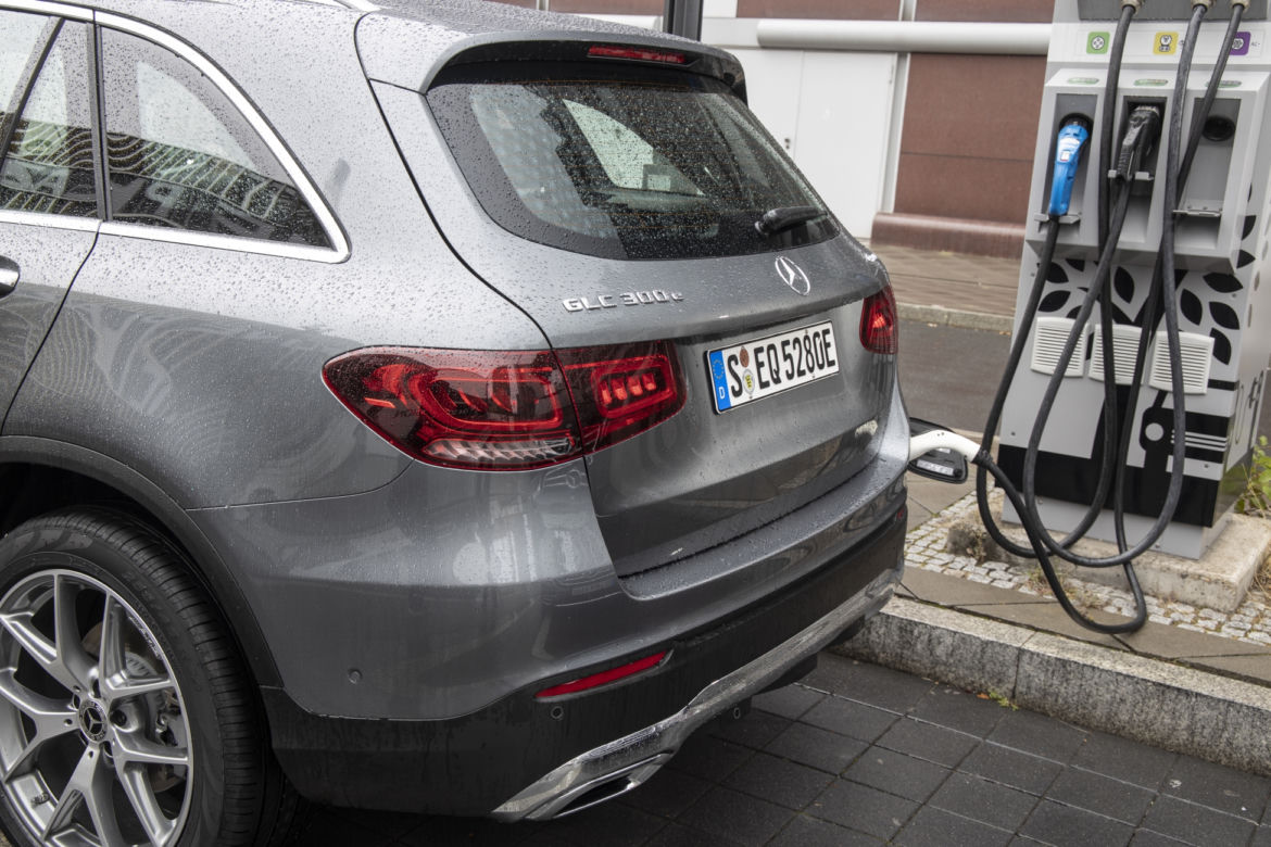 Mercedes-Benz GLC 300e 4MATIC (2020)