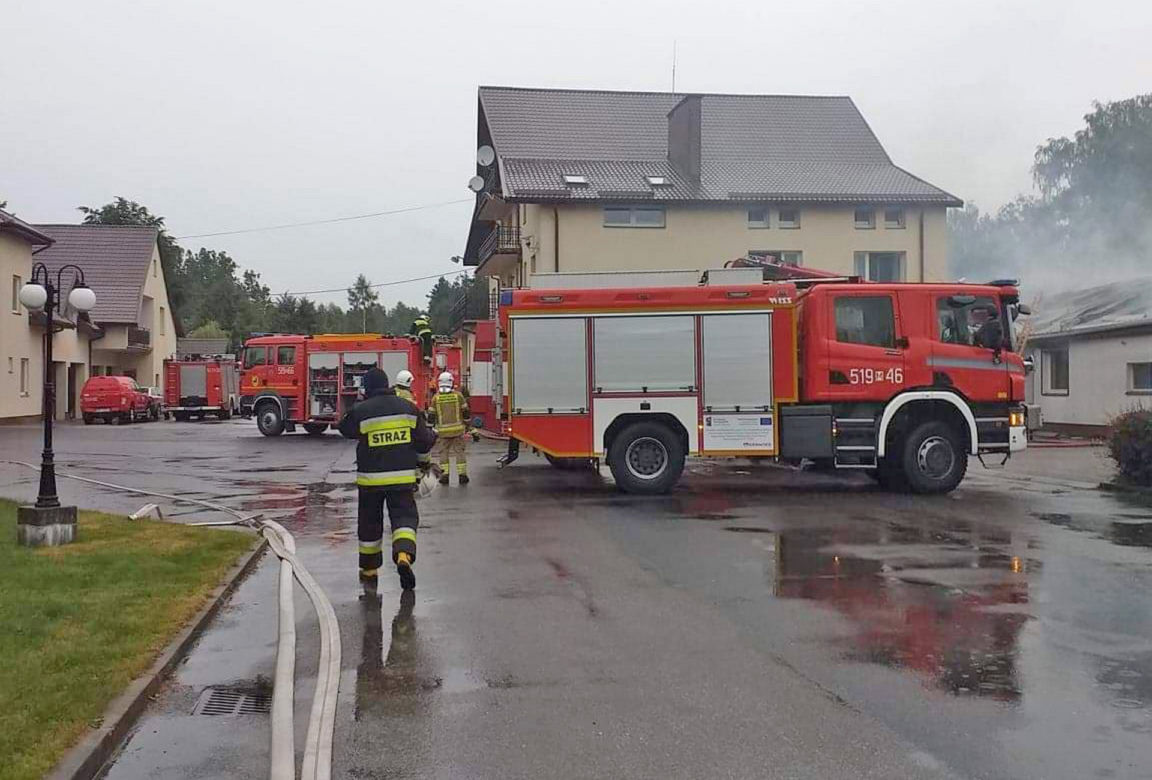 Gigantyczny pożar pod Warszawą. Z płomieniami walczyło ponad 100 strażaków