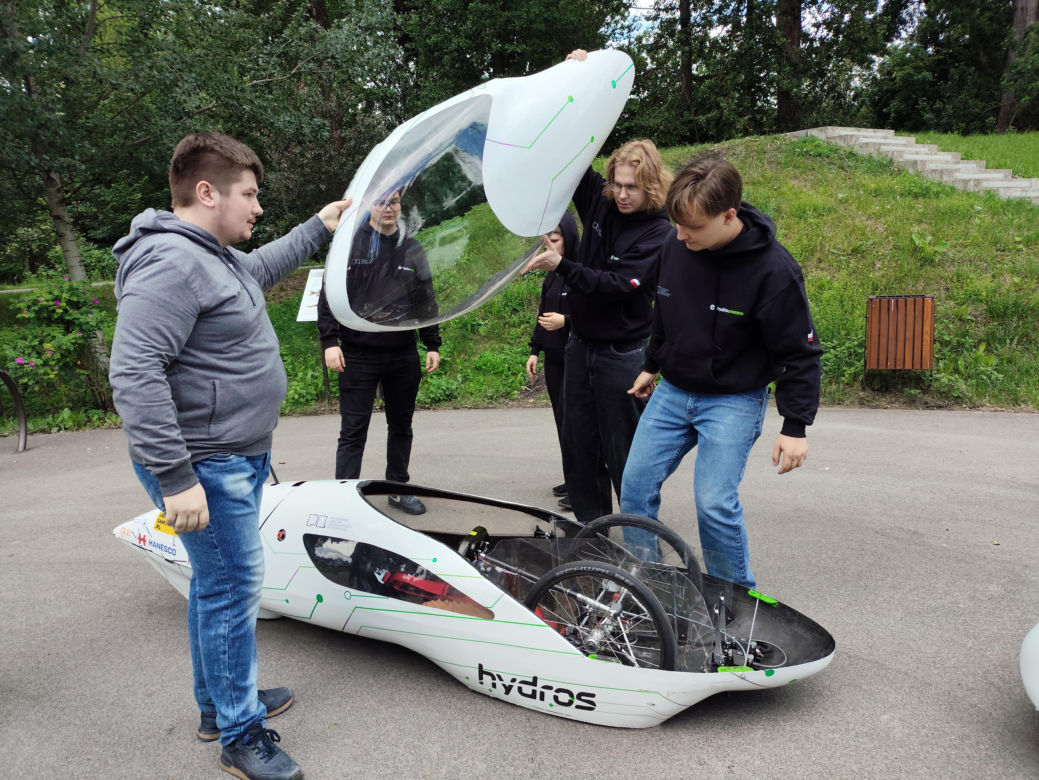 Hydros i Hydra gotowe do kolejnego Shell Eco-marathon. Jak zmieniły się bolidy?
