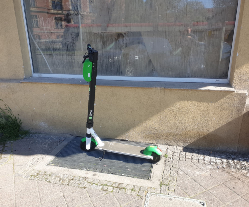 Hulajnogi elektryczne można znaleźć praktycznie na każdym rogu ulicy