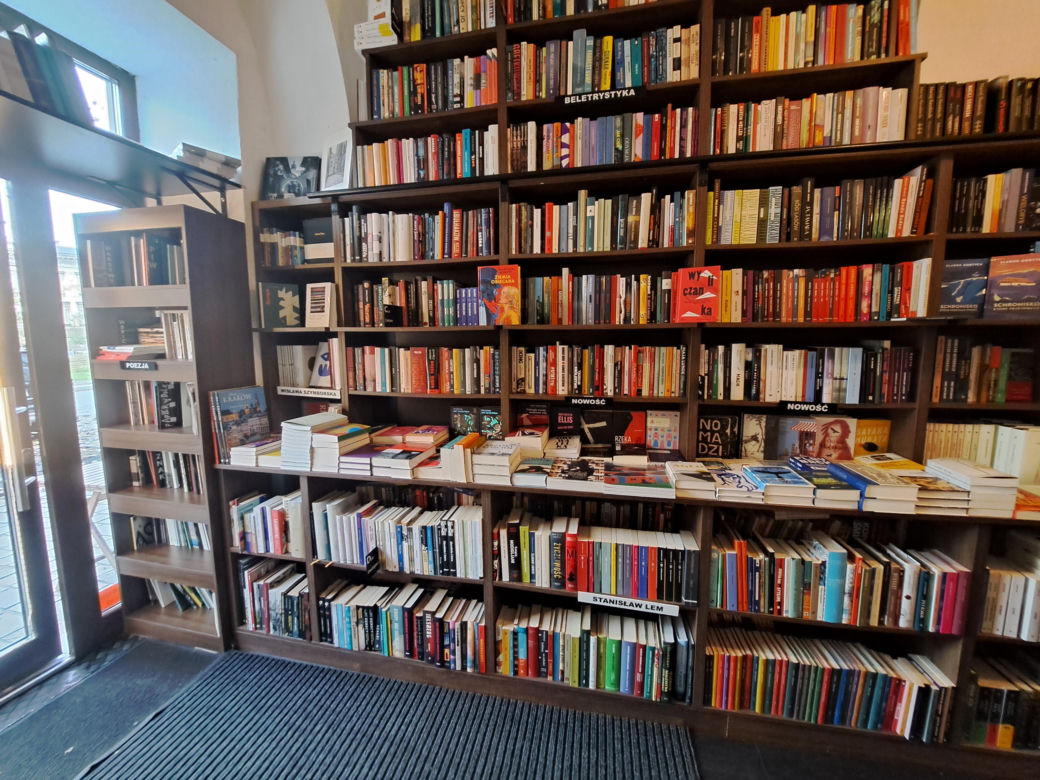 Księgarnio-kawiarnia De Revolutionibus Books w Krakowie