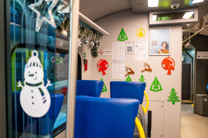 Koleje Śląskie mają świąteczną niespodziankę. Wystarczy kupić bilet, by przenieść się do innego świata