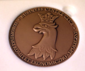 SŁAWOMIR JASTRZĘBOWSKI, NACZELNY SUPER EXPRESS-U OTRZYMAŁ MEDAL.