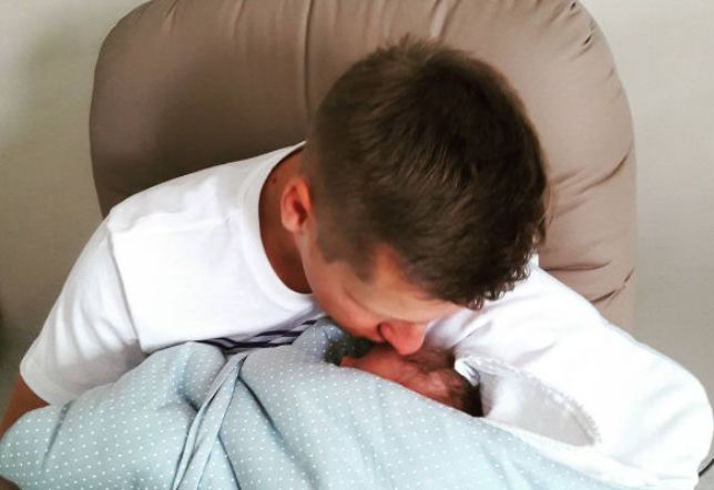 Marcin Mroczek z dzieckiem, Instagram