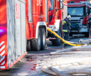 Wybuch i pożar w piwnicy bloku w Gorzowie. Ewakuowano 48 osób