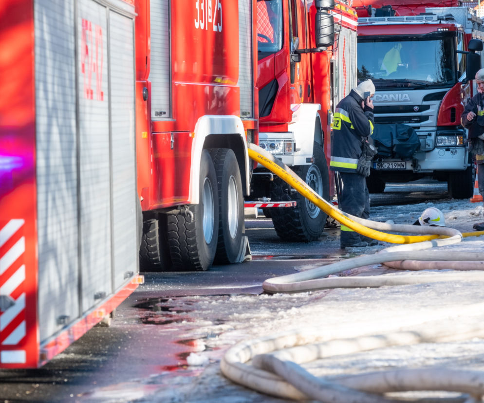 Wybuch i pożar w piwnicy bloku w Gorzowie. Ewakuowano 48 osób