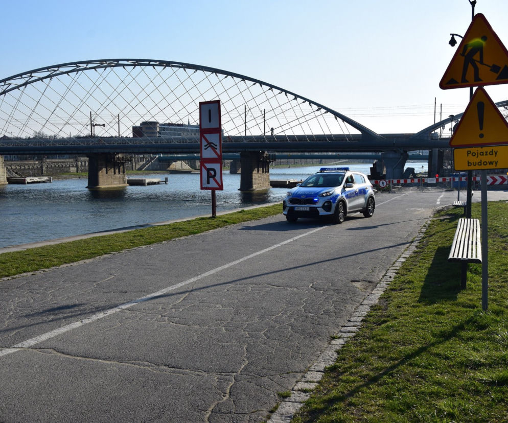 Jechał bulwarami wiślanymi w Krakowie. Złapała go policja. Wysokość mandatu SZOKUJE!