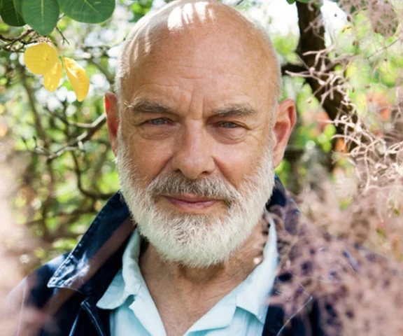 Muzycy Bowiego zamienili się instrumentami, bo kazały im karty. Tak działała tajna broń Briana Eno