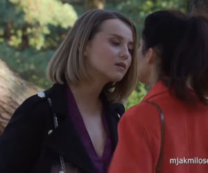 M jak miłość. Kinga (Katarzyna Cichopek), Kamila (Anna Gorajska)