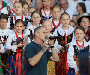 Eldo wystąpił przed Pałacem Prezydenckim. Raper lata temu został muzułmaninem