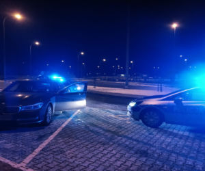 Policyjny pościg na autostradzie A1! Kierowca porzucił auto i uciekał pieszo