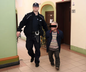 Polski Fritzl pozwalał gwałcić więzioną żonę. Bracia nie unikną wyroku!