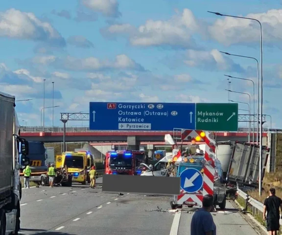 Tragiczny wypadek na A1. Ciężarówka miała wjechać w służby