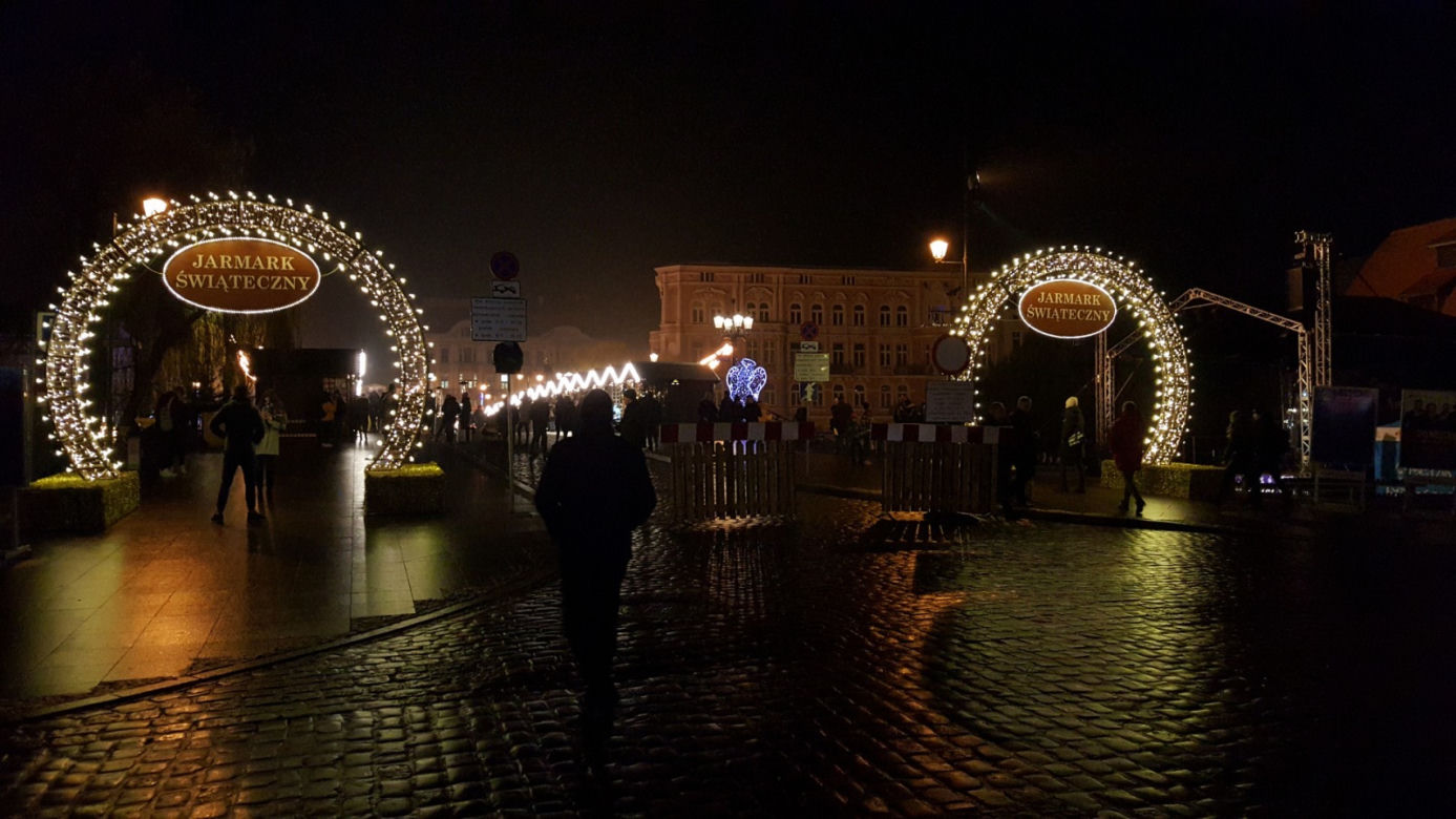 Bydgoszcz w świątecznej odsłonie zachwyca! Tu jest MAGICZNIE! [ZDJĘCIA]