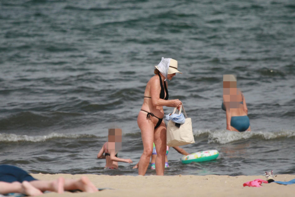 Ewa Skibińska na plaży