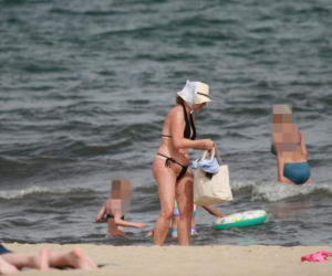 Ewa Skibińska na plaży