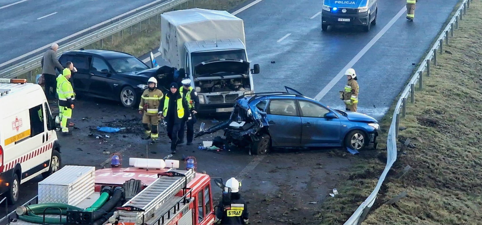 Totalna demolka pod Kołobrzegiem. Zmasakrowane auta i wielu rannych!
