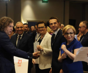 Platforma holuję Nowoczesną
