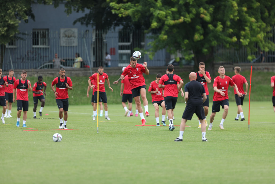 Łukasz Podolski już czaruje w Zabrzu. Tak wyglądał pierwszy trening gwiazdy w Górniku.
