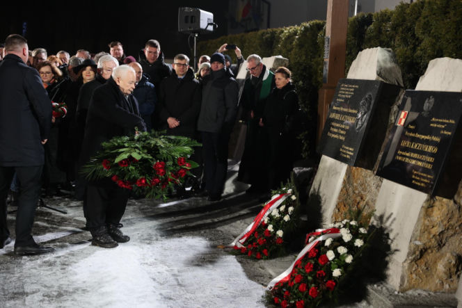 Jarosław Kaczyński w Starachowicach – Hołd dla Matki i Refleksje o Polsce