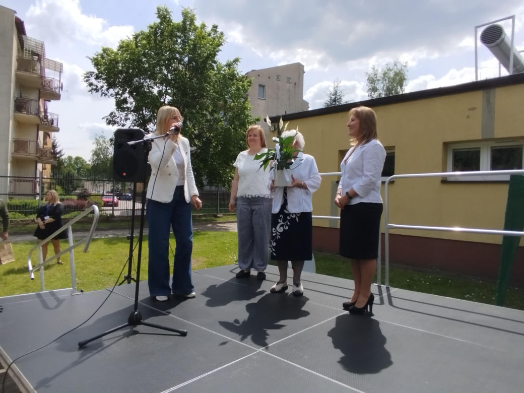 Przez lata ŚDS w Siedlcach działał w dwóch lokalizacjach, teraz już oficjalnie funkcjonuje w jednym miejscu, w budynkach dostosowanych do potrzeb osób z niepełnosprawnościami. 