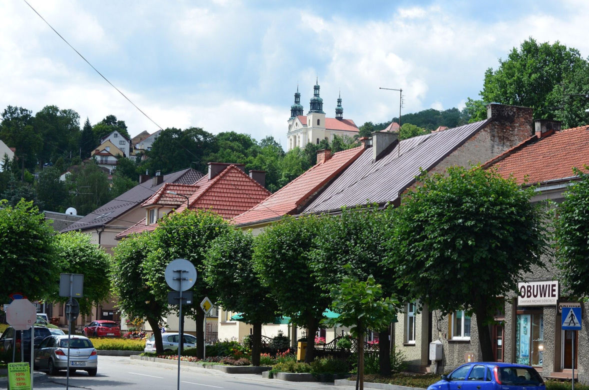 To najpopularniejsze sanktuarium w Małopolsce. Rocznie odwiedza je prawe dwa miliony wiernych