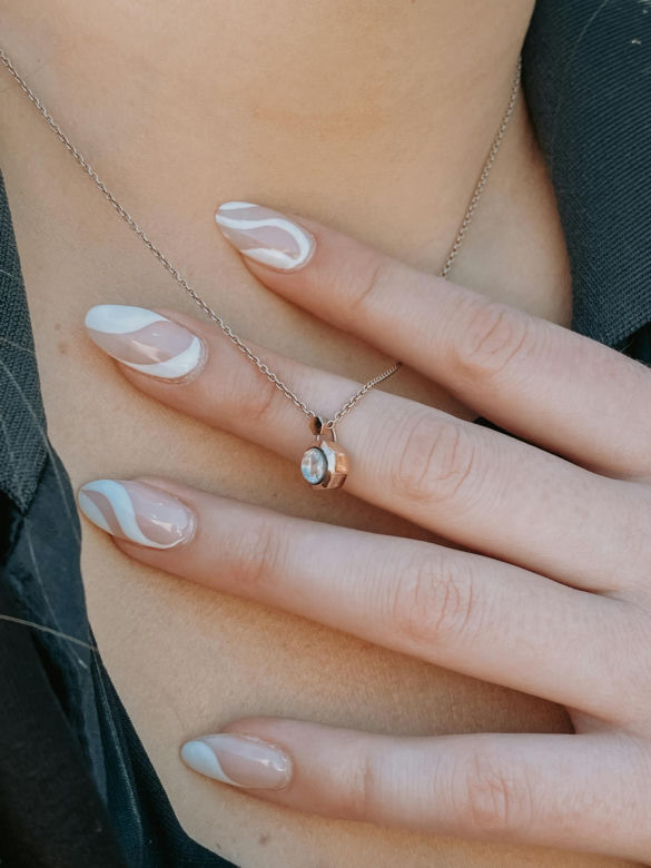 Jesień na paznokciach mieni się kolorami. Oto najmodniejszy manicure nadchodzącego sezonu!